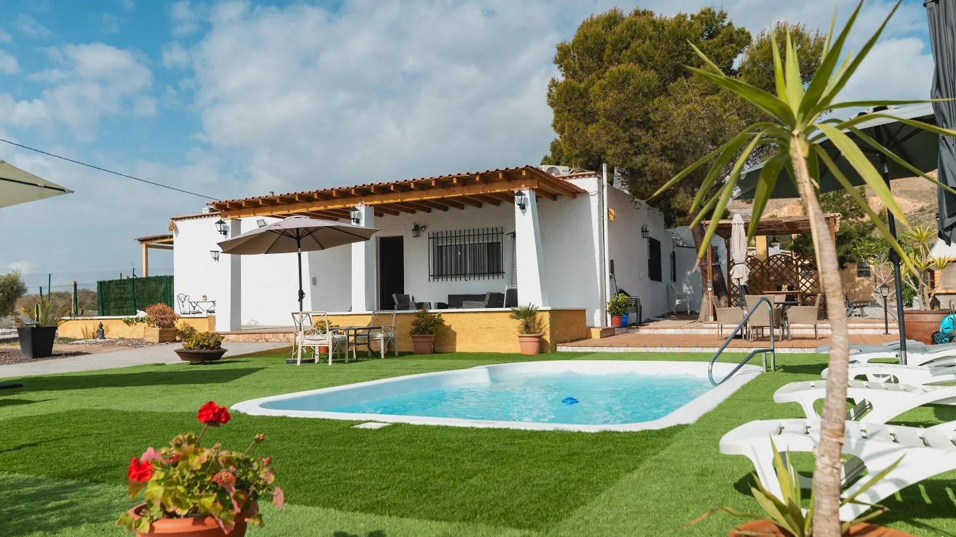 Cortijo El Pinar 1 contacts